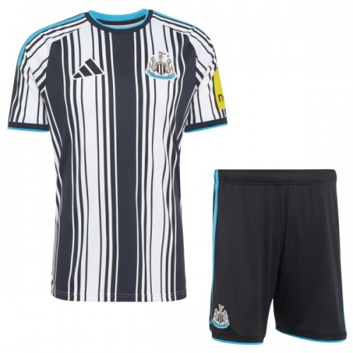 Dječji - Dres + Kratke Hlače Newcastle United Domaći 26/27 Dječji - Dres + Kratke Hlače Newcastle United Domaći 26/27