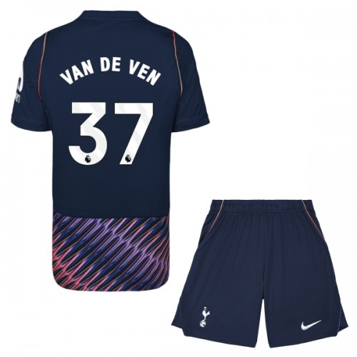 Dječji - Dres + Kratke Hlače Tottenham Hotspur Van De Ven 37 Gostujući 26/27 Dječji - Dres + Kratke Hlače Tottenham Hotspur Van De Ven 37 Gostujući 26/27