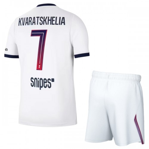 Dječji - Dres + Kratke Hlače Paris Saint-Germain Kvaratskhelia 7 Gostujući 26/27 Dječji - Dres + Kratke Hlače Paris Saint-Germain Kvaratskhelia 7 Gostujući 26/27